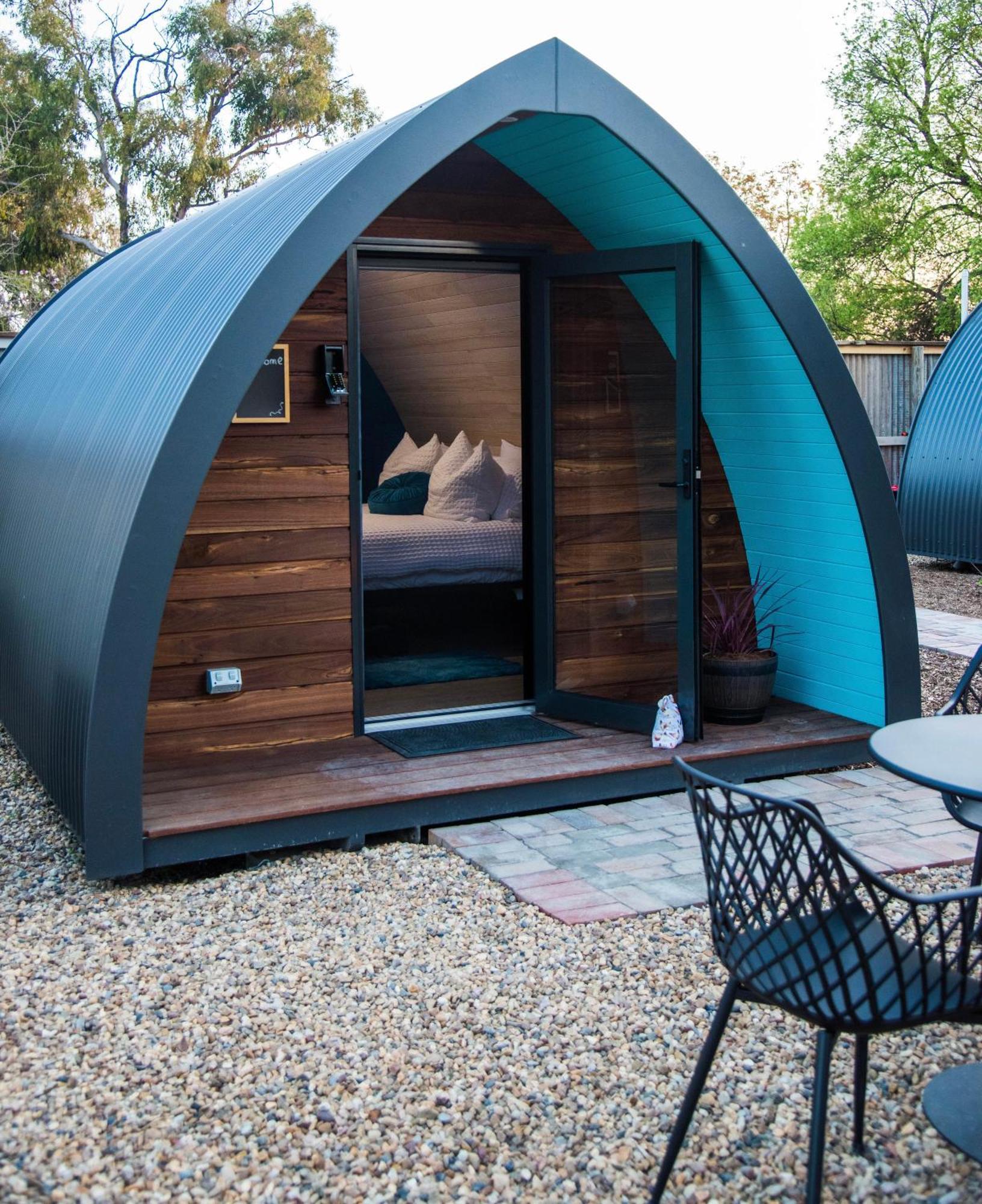 Bed and Breakfast Jen'S Garden Pods Гриффит Экстерьер фото