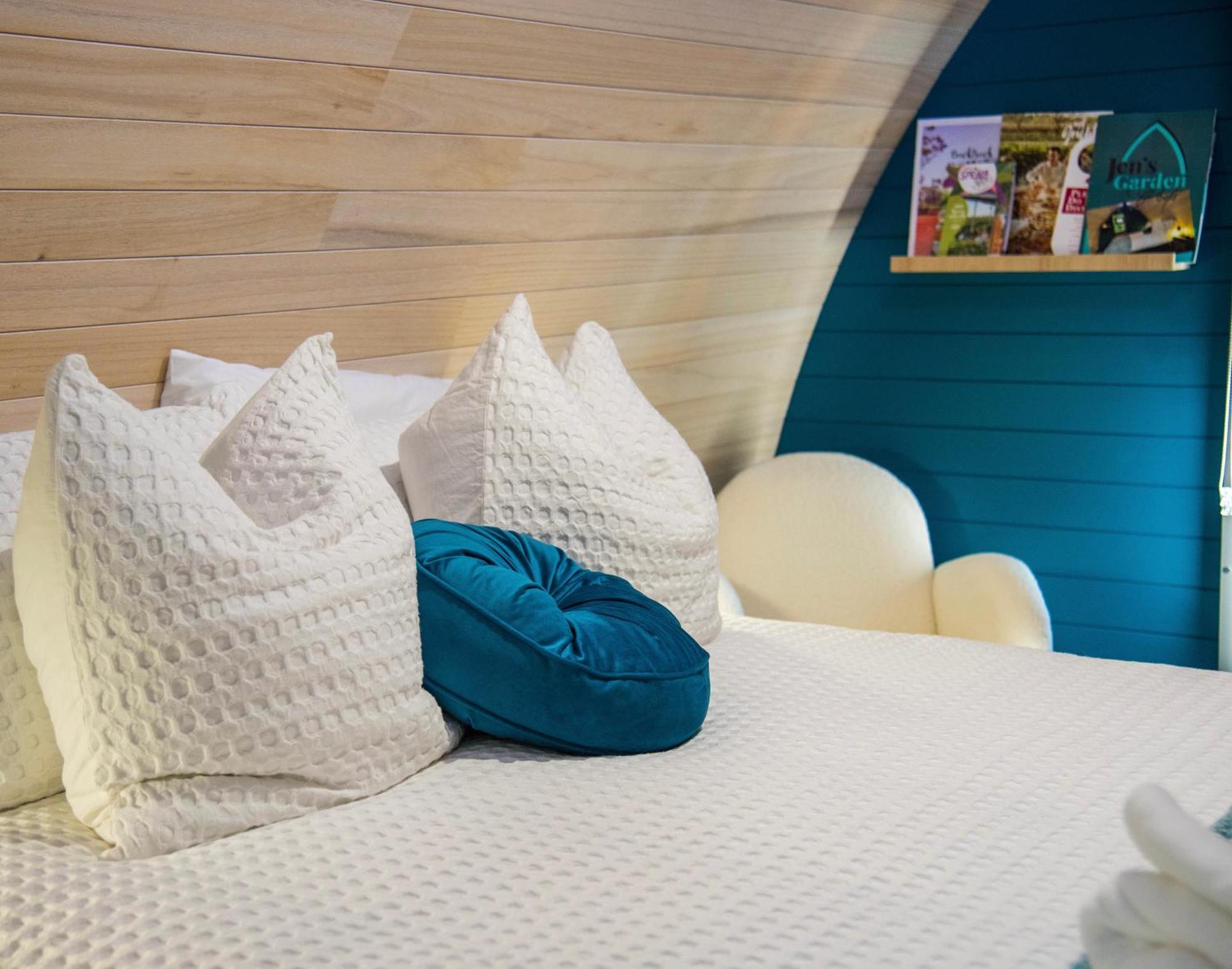 Bed and Breakfast Jen'S Garden Pods Гриффит Экстерьер фото