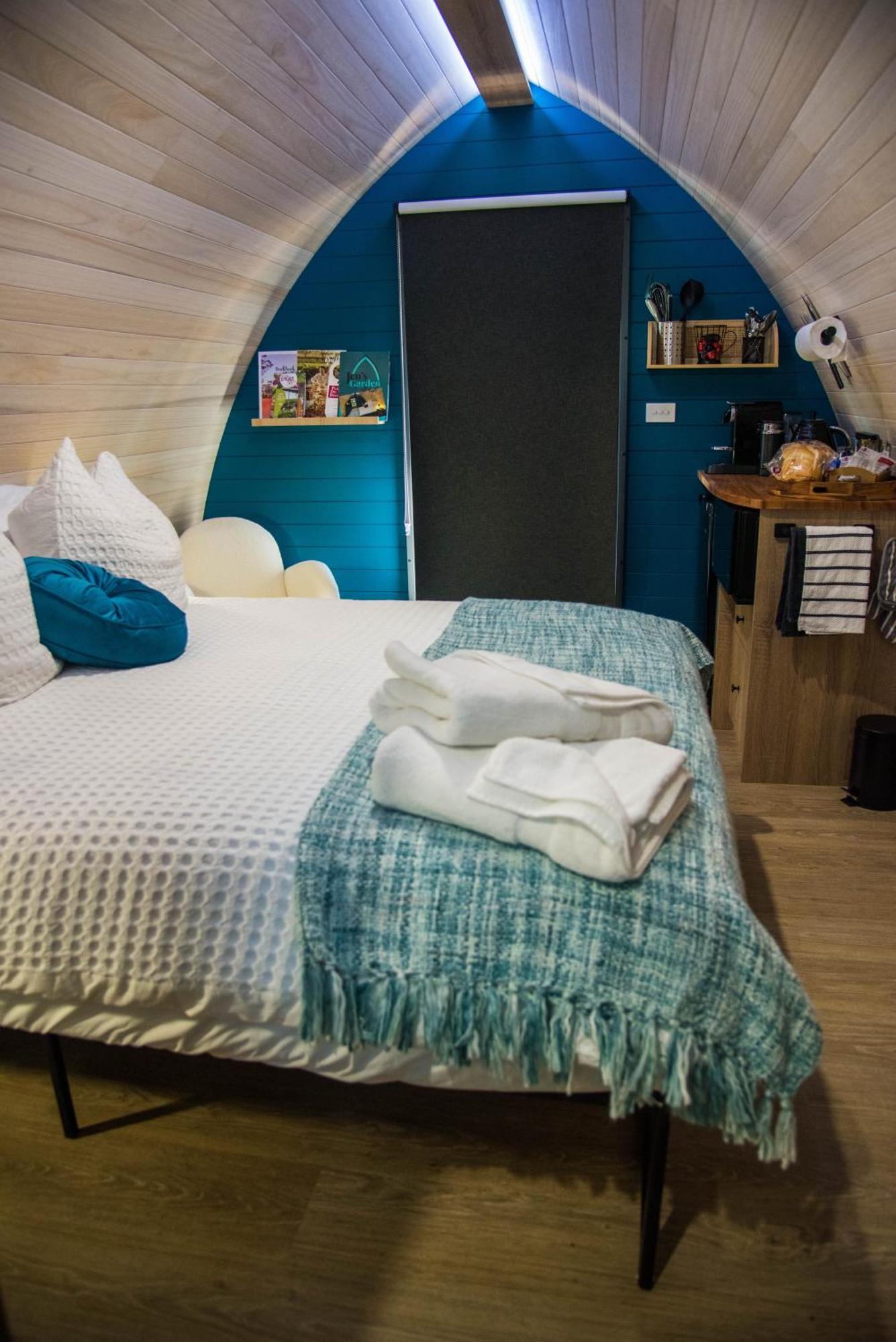 Bed and Breakfast Jen'S Garden Pods Гриффит Экстерьер фото
