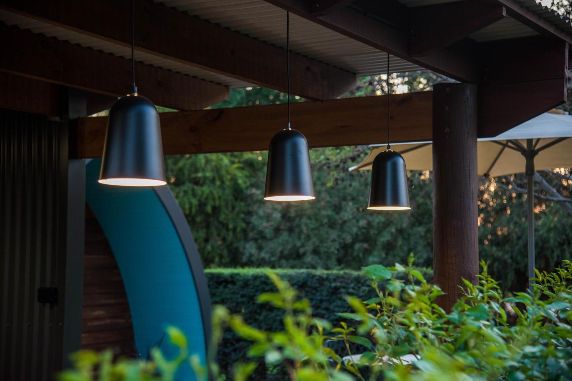 Bed and Breakfast Jen'S Garden Pods Гриффит Экстерьер фото